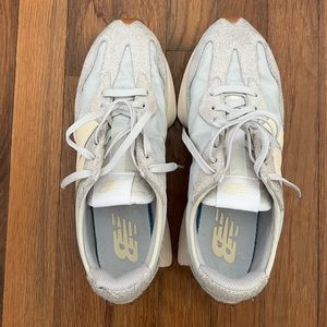 New Balance 327 Angora with gum sole women’s size 9